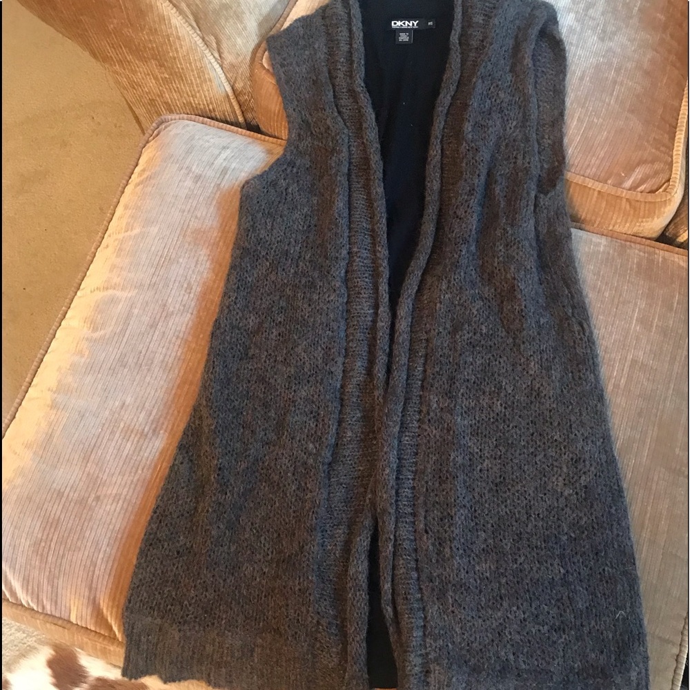DONNA KARAN SWEATER VEST